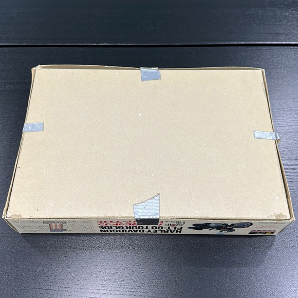 Harley-Davidson FLT-80 Vintage Motorcycle Model Kit - Picture 9 of 9